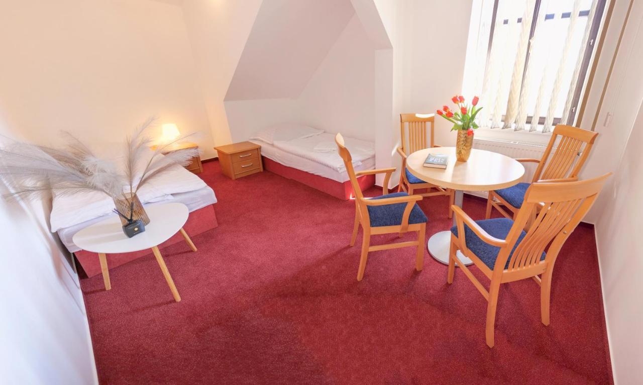Penzion A Restaurace U Cervinku Cista u Horek エクステリア 写真